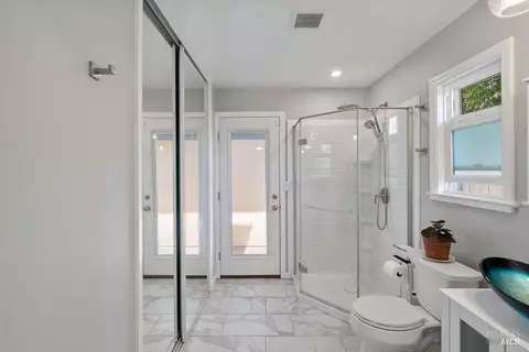 Bath - 143 Royal Ct, Vallejo, CA 94591 photo 5 of 8