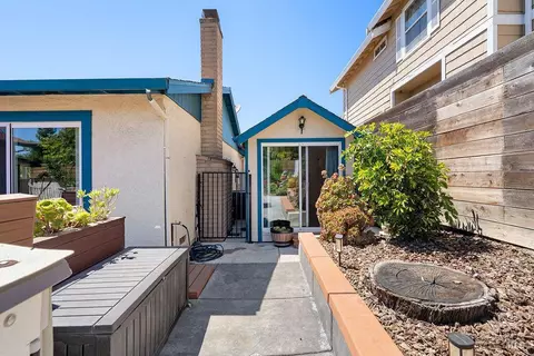 Exterior - 143 Royal Ct, Vallejo, CA 94591 photo 14 of 15