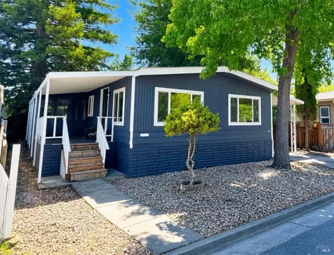 902 Corte Amarillo Rd, Rohnert Park, CA 94928