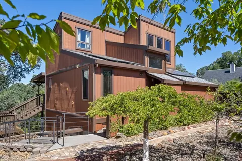 Exterior - 26807 Oak Knoll Ter, Cloverdale, CA 95425 photo 1 of 6