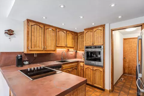 Kitchen - 26807 Oak Knoll Ter, Cloverdale, CA 95425 photo 1 of 2