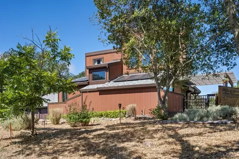 Exterior - 26807 Oak Knoll Ter, Cloverdale, CA 95425 photo 2 of 6