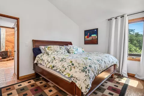 Bedroom - 26807 Oak Knoll Ter, Cloverdale, CA 95425 photo 1 of 2