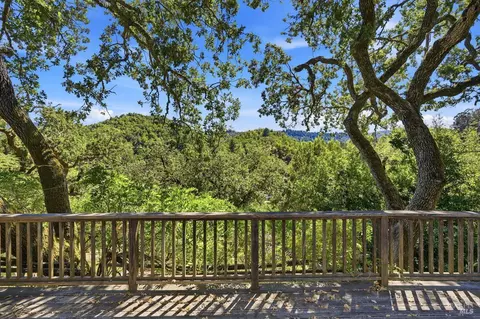 34 Hillside Dr, Fairfax, CA 94930