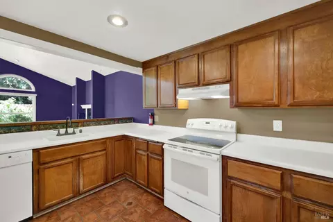 Kitchen - 2247 Older Pl, Fairfield, CA 94533 photo 4 of 5