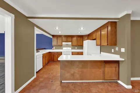 Kitchen - 2247 Older Pl, Fairfield, CA 94533 photo 2 of 5