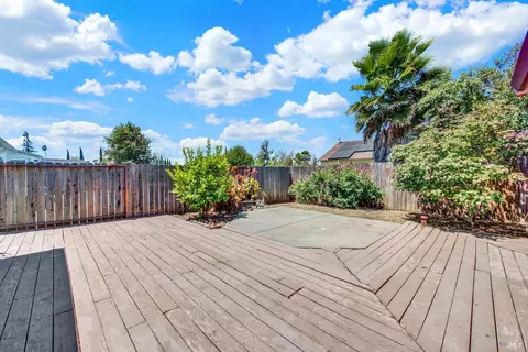 Exterior - 2247 Older Pl, Fairfield, CA 94533 photo 9 of 11