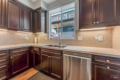 218 Johnson St, Windsor, CA 95492 photo 8