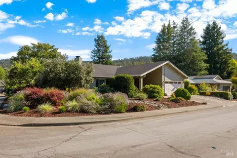 6440 Meadow Creek Ln, Santa Rosa, CA 95409