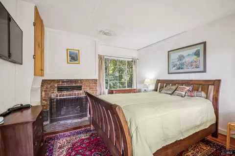 Bedroom - 440 Panoramic Hwy, Mill Valley, CA 94941 photo 1 of 2