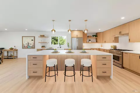 15 San Joaquin Pl, Novato, CA 94947