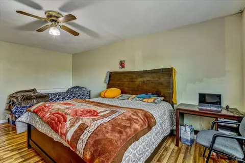 Bedroom - 113 Parkwood Dr, Vallejo, CA 94591 photo 2 of 10