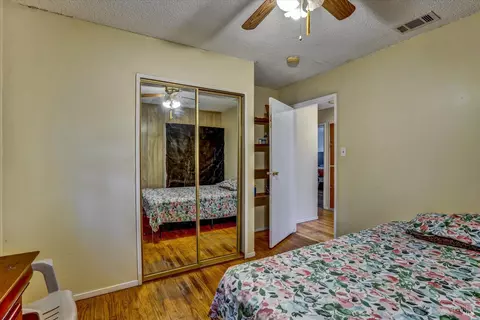 Bedroom - 113 Parkwood Dr, Vallejo, CA 94591 photo 10 of 10