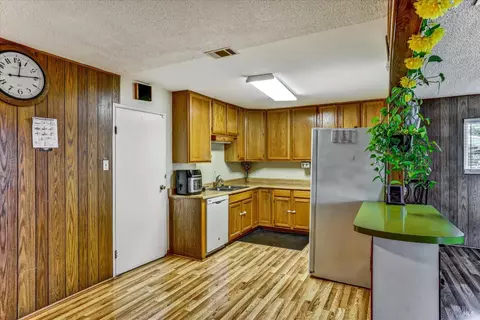 Kitchen - 113 Parkwood Dr, Vallejo, CA 94591 photo 3 of 4