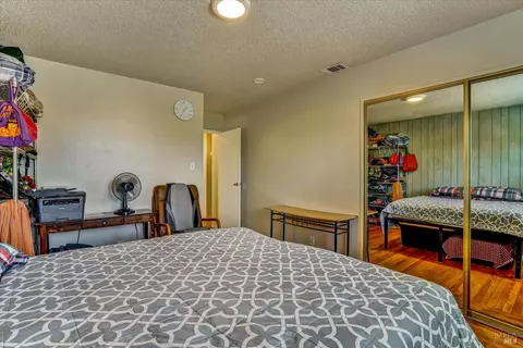 Bedroom - 113 Parkwood Dr, Vallejo, CA 94591 photo 7 of 10