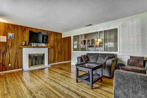 Living - 113 Parkwood Dr, Vallejo, CA 94591 photo 1 of 5