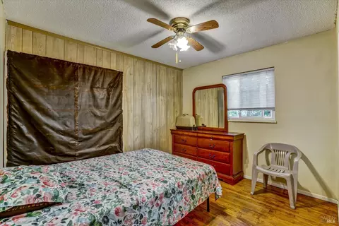 Bedroom - 113 Parkwood Dr, Vallejo, CA 94591 photo 8 of 10