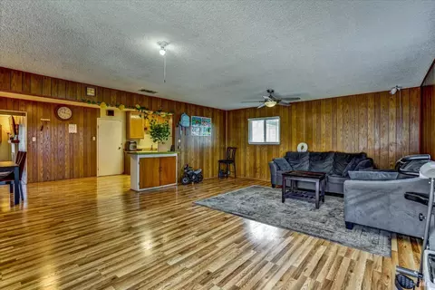 Living - 113 Parkwood Dr, Vallejo, CA 94591 photo 5 of 5
