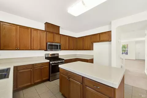 Kitchen - 1073 Cabernet Ct, Vacaville, CA 95688 photo 5 of 5