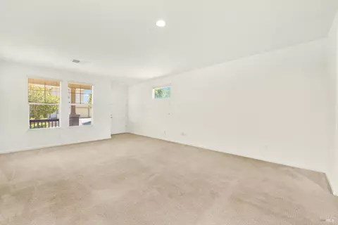 Living - 1073 Cabernet Ct, Vacaville, CA 95688 photo 2 of 6
