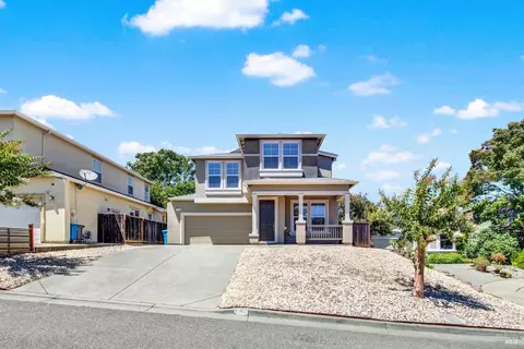 Exterior - 1073 Cabernet Ct, Vacaville, CA 95688 photo 2 of 10