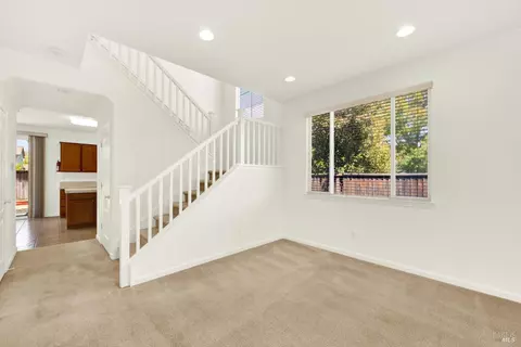 Living - 1073 Cabernet Ct, Vacaville, CA 95688 photo 3 of 6