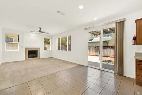 Living - 1073 Cabernet Ct, Vacaville, CA 95688 photo 5 of 6