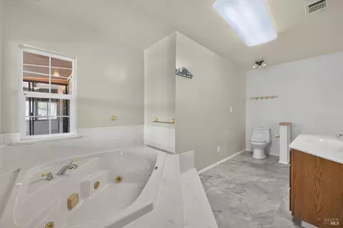 Bath - 7582 Putman Rd, Vacaville, CA 95688 photo 6 of 6