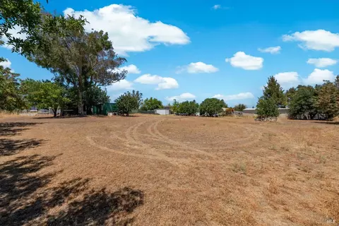 Exterior - 7582 Putman Rd, Vacaville, CA 95688 photo 2 of 6