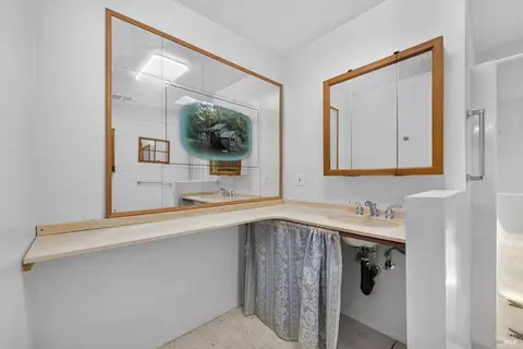 Bath - 7582 Putman Rd, Vacaville, CA 95688 photo 4 of 6