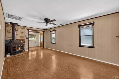 Living - 7582 Putman Rd, Vacaville, CA 95688 photo 2 of 7