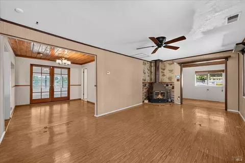 Living - 7582 Putman Rd, Vacaville, CA 95688 photo 3 of 7