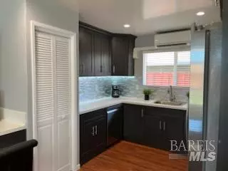 Kitchen - 1367 Flint Way, Fairfield, CA 94533 photo 4 of 7