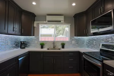 Kitchen - 1367 Flint Way, Fairfield, CA 94533 photo 5 of 7