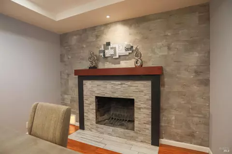 Dining - 1367 Flint Way, Fairfield, CA 94533 photo 3 of 7