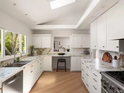 Kitchen - 4 Ames Ave, Ross, CA 94957 photo 3 of 4
