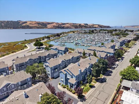 View/Area - 466 E St, Benicia, CA 94510 photo 4 of 5