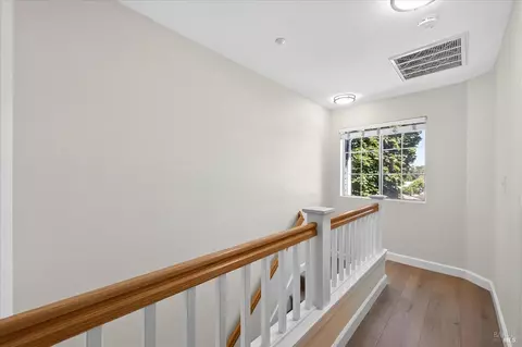 Entry Way - 466 E St, Benicia, CA 94510 photo 4 of 5