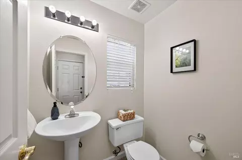 Bath - 466 E St, Benicia, CA 94510 photo 1 of 5