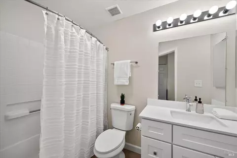 Bath - 466 E St, Benicia, CA 94510 photo 5 of 5