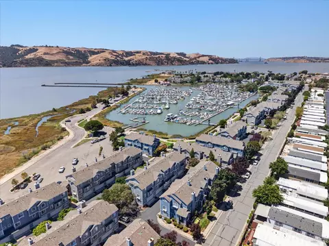 View/Area - 466 E St, Benicia, CA 94510 photo 5 of 5