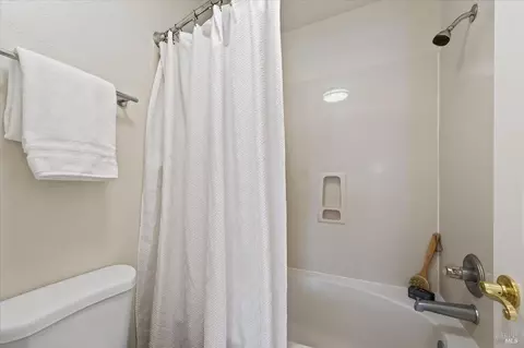 Bath - 466 E St, Benicia, CA 94510 photo 3 of 5