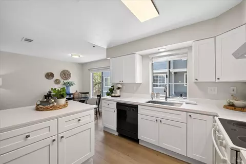 Kitchen - 466 E St, Benicia, CA 94510 photo 4 of 4