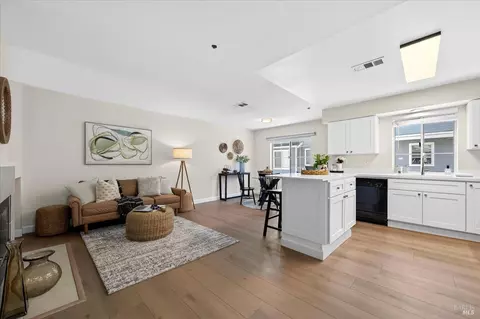 Other - 466 E St, Benicia, CA 94510 photo 4 of 13