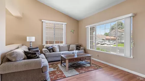 Living - 772 Derry Cir, Vacaville, CA 95688 photo 2 of 2