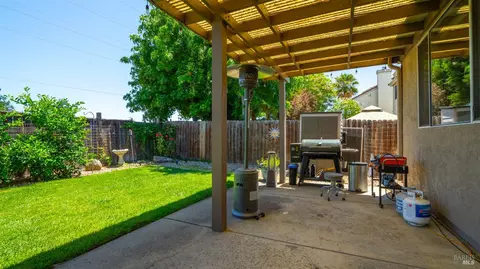 Exterior - 772 Derry Cir, Vacaville, CA 95688 photo 7 of 11