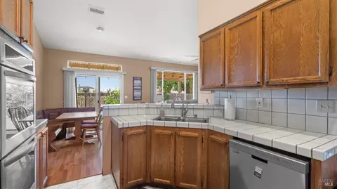 Kitchen - 772 Derry Cir, Vacaville, CA 95688 photo 2 of 4