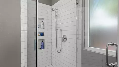 Bath - 772 Derry Cir, Vacaville, CA 95688 photo 2 of 3