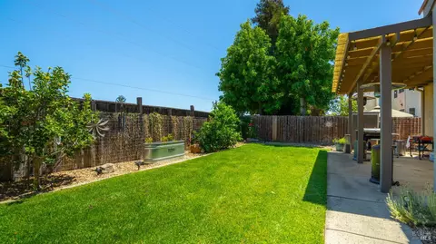 Exterior - 772 Derry Cir, Vacaville, CA 95688 photo 9 of 11