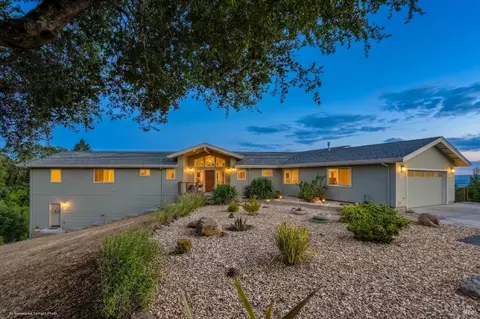 5231 Vista Grande Dr, Santa Rosa, CA 95403